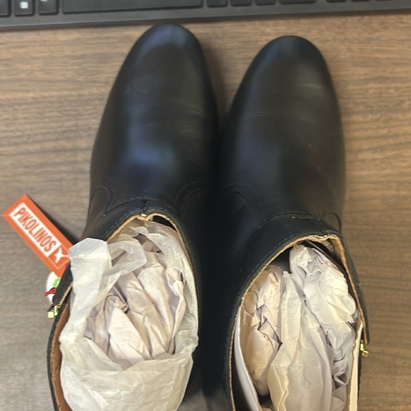 Pikolinos Royal Black - Picture 2 of 4